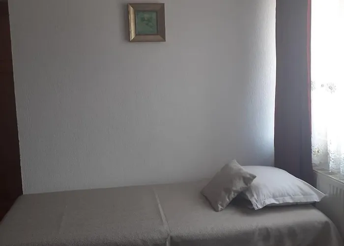 за гости валеьови 招待所 3*